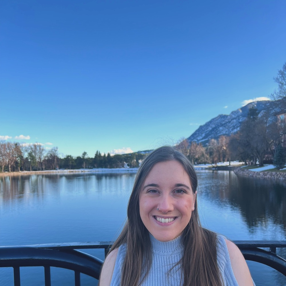 Meet your Posher, Becca